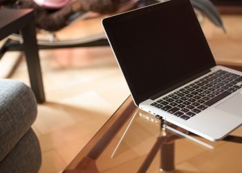 Unplugging Bliss: Essential Tips for a Successful Digital Detox